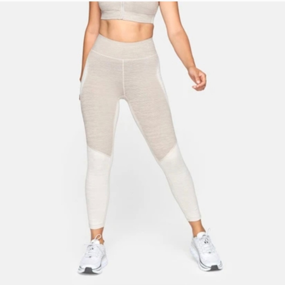 Outdoor voices techsweat two tone 3/4 legging size Medium